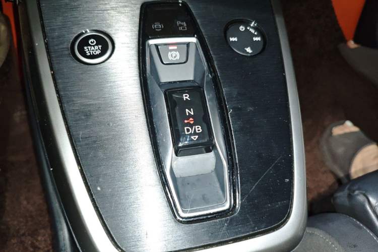 Used Audi Q4 e-tron 2023 40 e-tron Adventure Edition Gear Lever