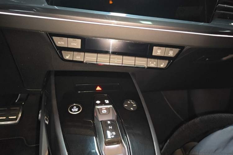 Used Audi Q4 e-tron 2023 40 e-tron Creation Edition Midnight Audio And AC Panel