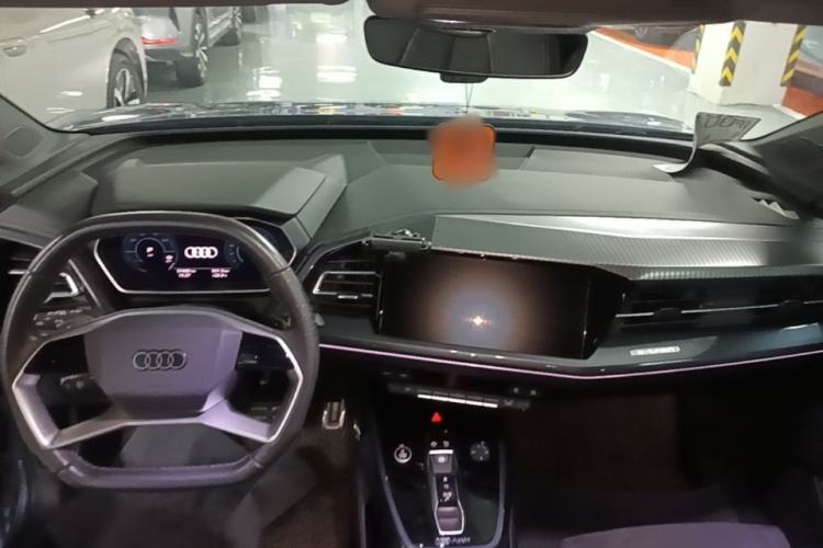 Used Audi Q4 e-tron 2023 50 e-tron quattro Visionary Edition Center Console