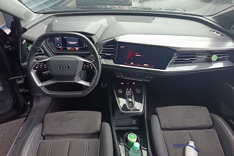 Used Audi Q4 e-tron 2023 40 e-tron Boundary Edition Center Console