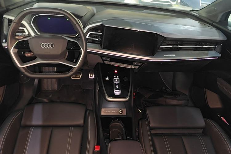 Used Audi Q4 e-tron 2023 40 e-tron Adventure Edition Center Console