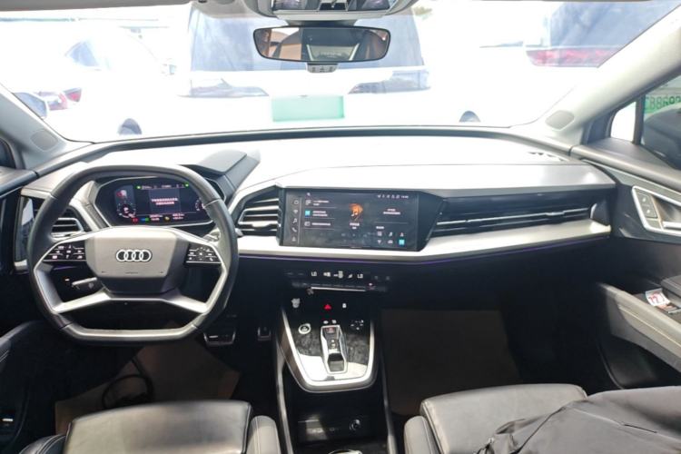 Used Audi Q4 e-tron 2023 40 e-tron Adventure Edition Center Console