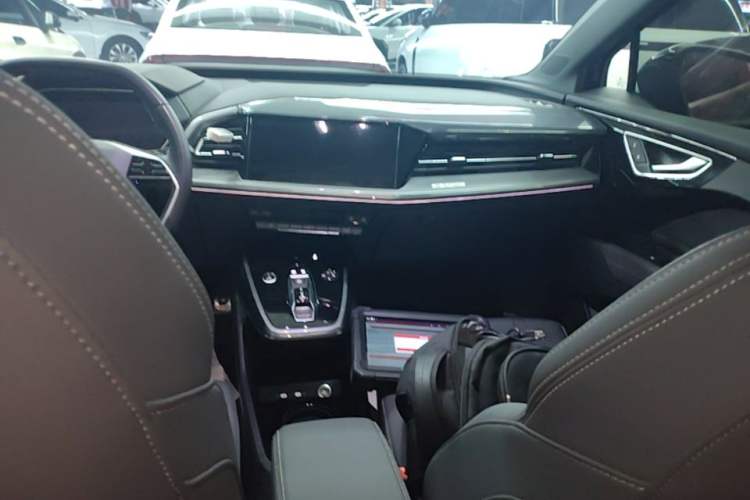 Used Audi Q4 e-tron 2023 40 e-tron Adventure Edition Center Console
