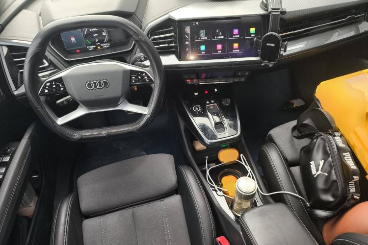 Used Audi Q4 e-tron 2023 40 e-tron Boundary Edition Center Console