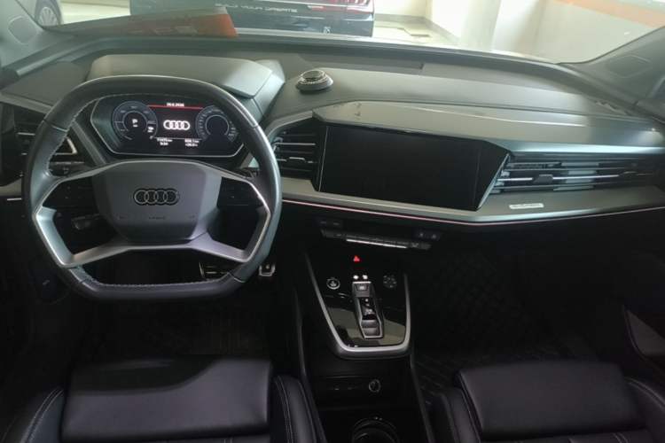 Used Audi Q4 e-tron 2023 40 e-tron Adventure Edition Center Console