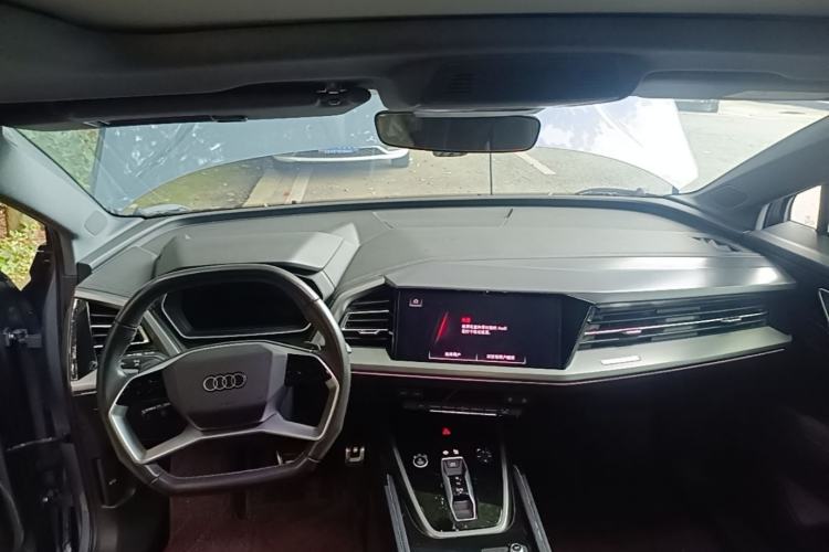 Used Audi Q4 e-tron 2023 40 e-tron Adventure Edition Center Console