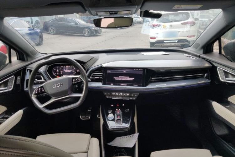 Used Audi Q4 e-tron 2023 40 e-tron Creation Edition Midnight Center Console