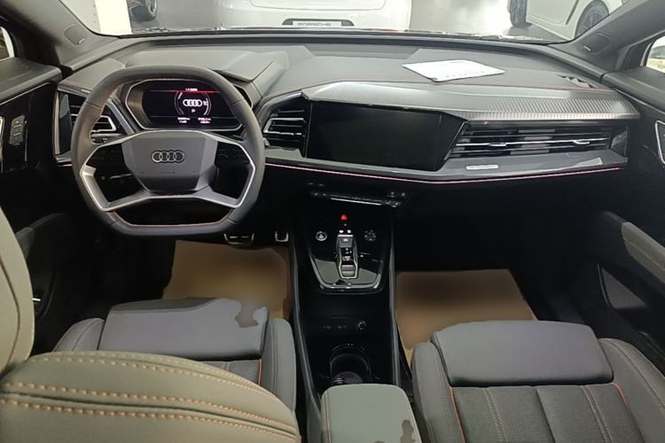 Used Audi Q4 e-tron 2023 40 e-tron Creation Edition Midnight Center Console