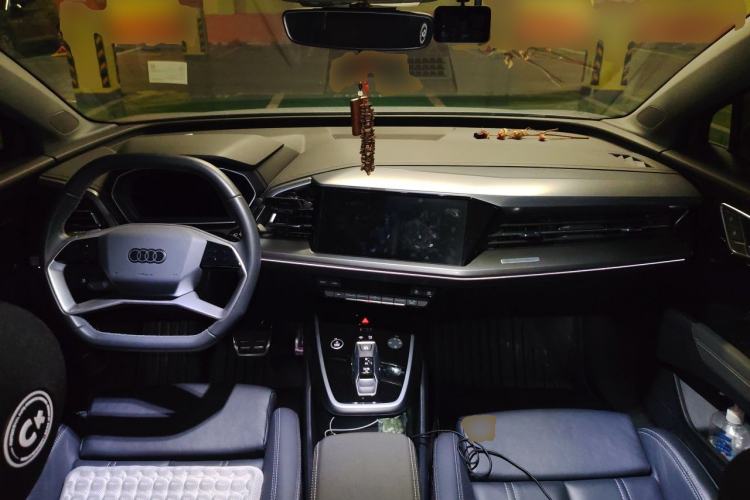 Used Audi Q4 e-tron 2023 40 e-tron Adventure Edition Center Console
