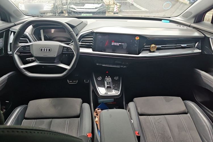 Used Audi Q4 e-tron 2023 40 e-tron Adventure Edition Center Console