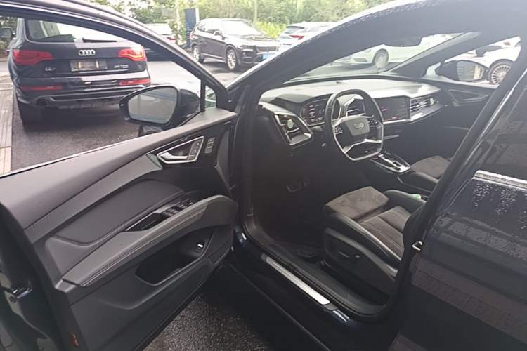 Used Audi Q4 e-tron 2023 40 e-tron Boundary Edition Driver Seat