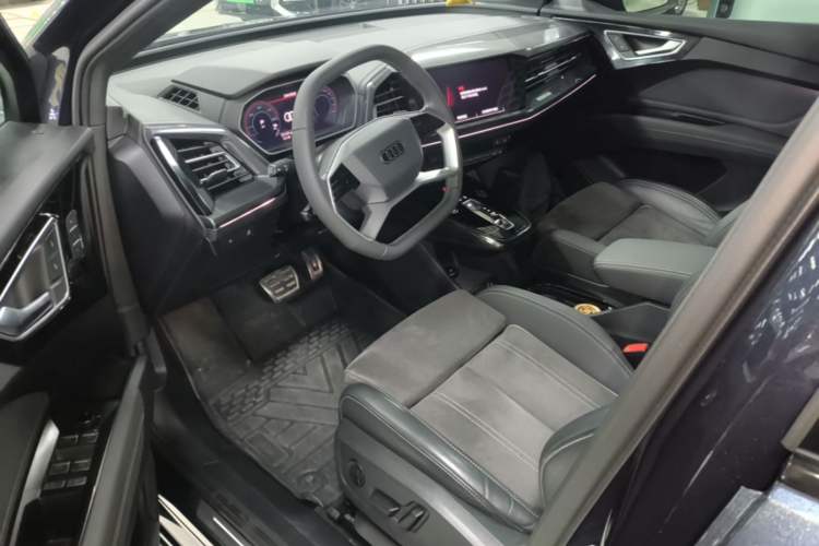 Used Audi Q4 e-tron 2023 40 e-tron Creation Edition Midnight Driver Seat