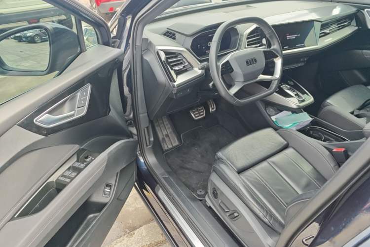 Used Audi Q4 e-tron 2023 40 e-tron Adventure Edition Driver Seat