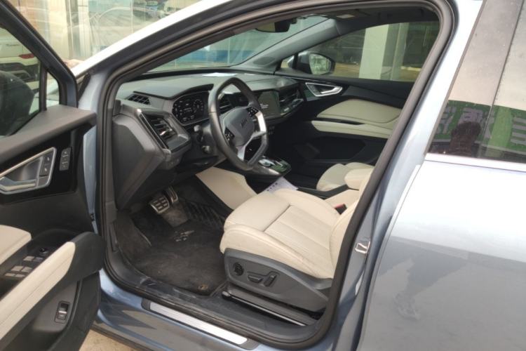Used Audi Q4 e-tron 2023 40 e-tron Creation Edition Midnight Driver Seat
