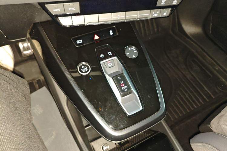 Used Audi Q4 e-tron 2023 40 e-tron Boundary Edition Gear Lever