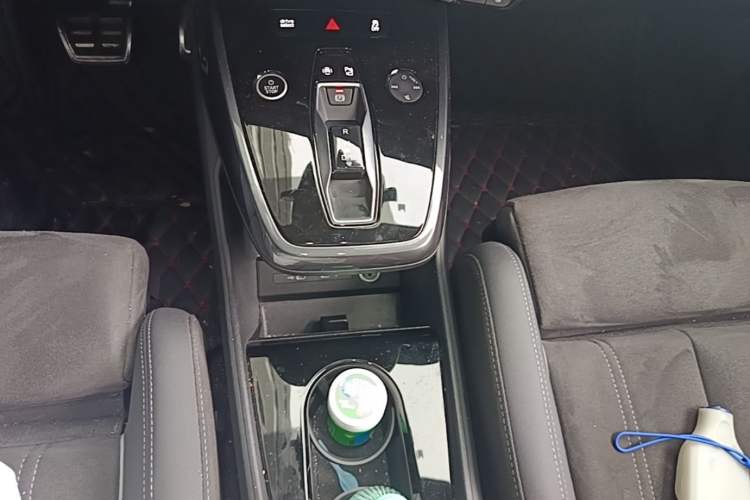 Used Audi Q4 e-tron 2023 40 e-tron Boundary Edition Gear Lever