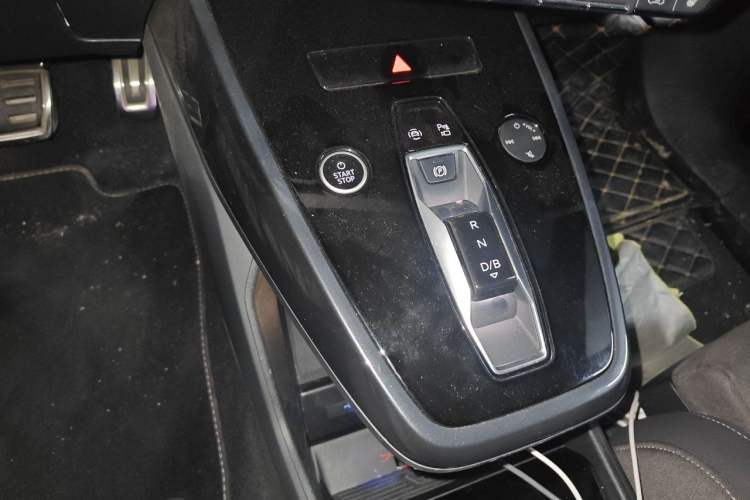 Used Audi Q4 e-tron 2023 40 e-tron Creation Edition Midnight Gear Lever