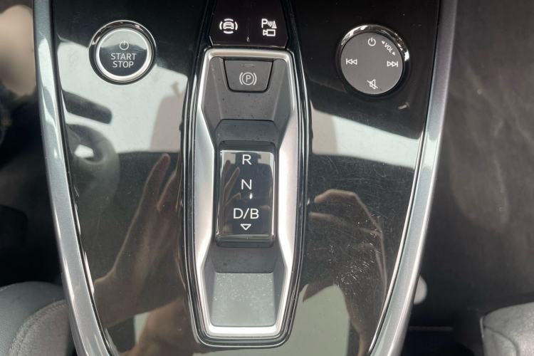 Used Audi Q4 e-tron 2023 40 e-tron Creation Edition Midnight Gear Lever