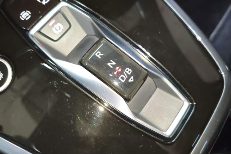 Used Audi Q4 e-tron 2023 40 e-tron Boundary Edition Gear Lever