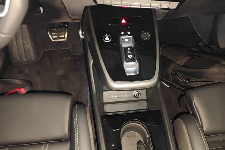 Used Audi Q4 e-tron 2023 40 e-tron Adventure Edition Gear Lever