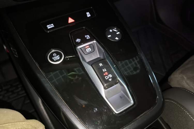 Used Audi Q4 e-tron 2023 40 e-tron Creation Edition Midnight Gear Lever