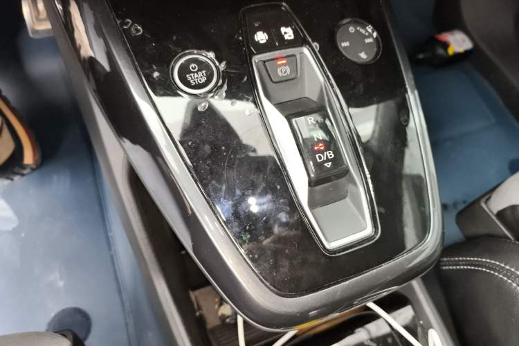 Used Audi Q4 e-tron 2023 40 e-tron Boundary Edition Gear Lever