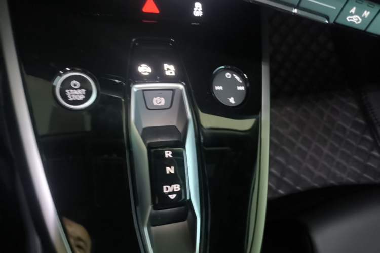 Used Audi Q4 e-tron 2023 40 e-tron Adventure Edition Gear Lever