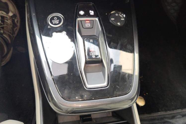 Used Audi Q4 e-tron 2023 40 e-tron Creation Edition Midnight Gear Lever