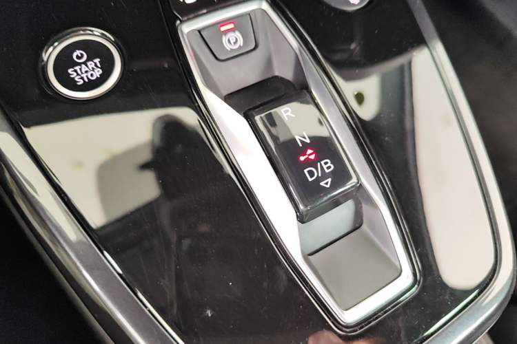 Used Audi Q4 e-tron 2023 40 e-tron Boundary Edition Gear Lever