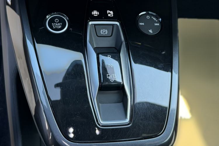 Used Audi Q4 e-tron 2023 40 e-tron Boundary Edition Gear Lever