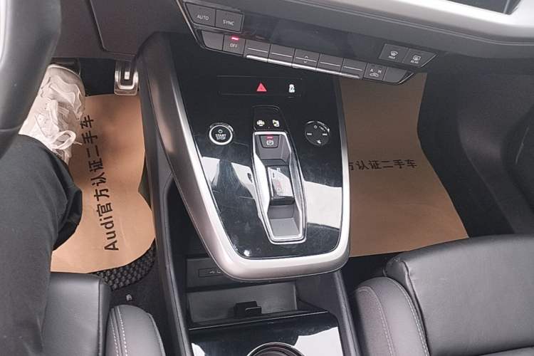 Used Audi Q4 e-tron 2023 40 e-tron Adventure Edition Gear Lever
