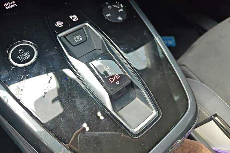 Used Audi Q4 e-tron 2023 40 e-tron Adventure Edition Gear Lever
