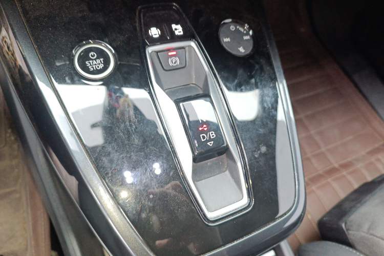 Used Audi Q4 e-tron 2023 40 e-tron Creation Edition Midnight Gear Lever