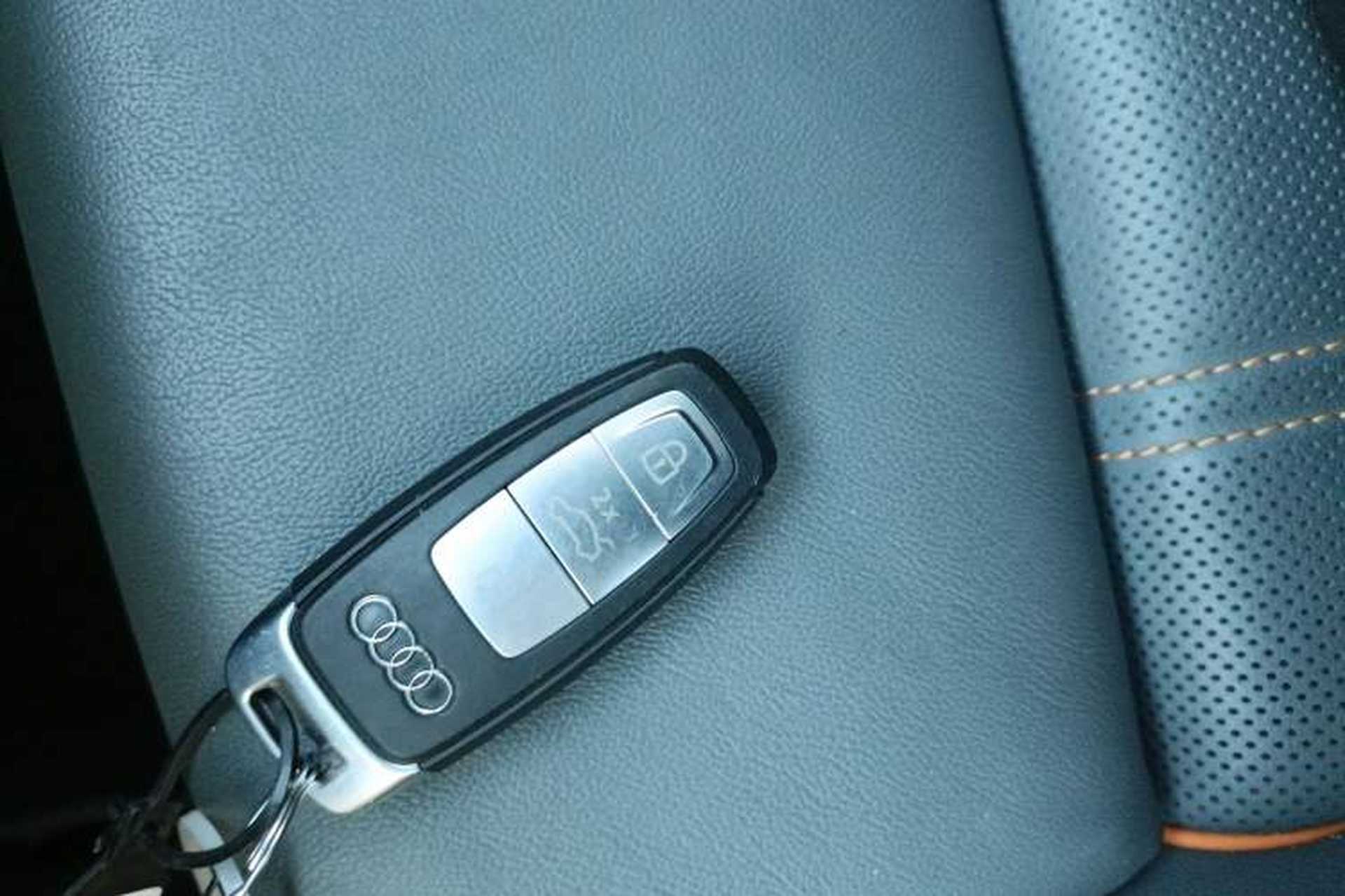 Used Audi Q4 e-tron 2023 40 e-tron Creation Edition Midnight Interior 1
