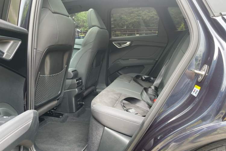 Used Audi Q4 e-tron 2023 40 e-tron Creation Edition Midnight Interior 3