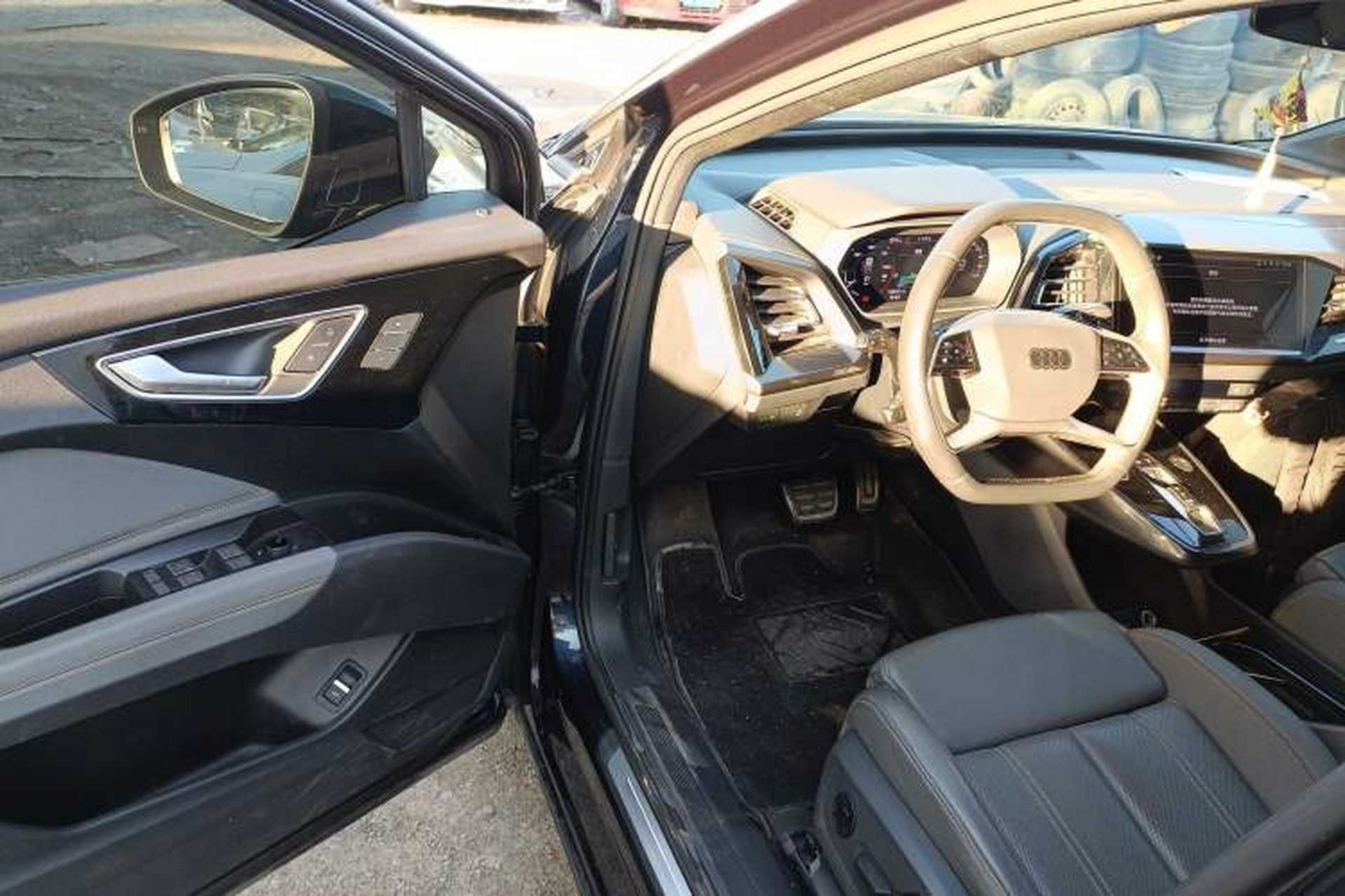 Used Audi Q4 e-tron 2023 40 e-tron Creation Edition Midnight Interior 3