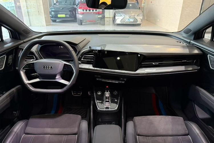 Used Audi Q4 e-tron 2023 40 e-tron Creation Edition Midnight Interior 4
