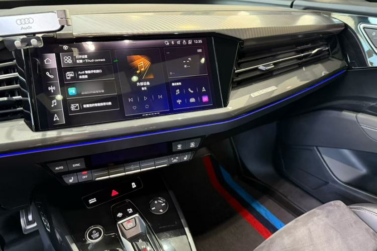 Used Audi Q4 e-tron 2023 40 e-tron Creation Edition Midnight Interior 5