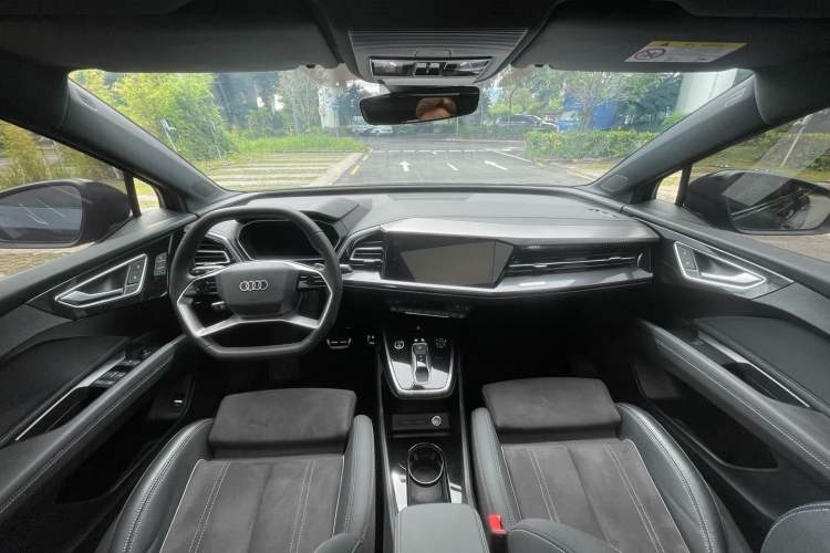 Used Audi Q4 e-tron 2023 40 e-tron Creation Edition Midnight Interior 6