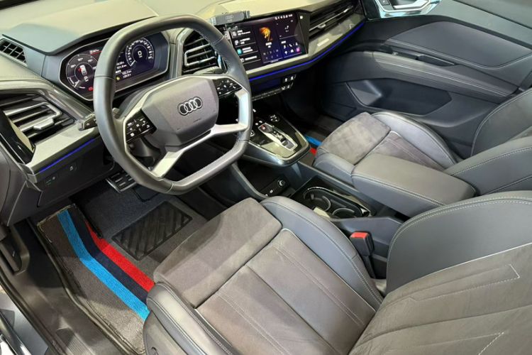 Used Audi Q4 e-tron 2023 40 e-tron Creation Edition Midnight Interior 8