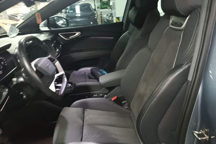 Used Audi Q4 e-tron 2023 50 e-tron quattro Visionary Edition Left Front Seat