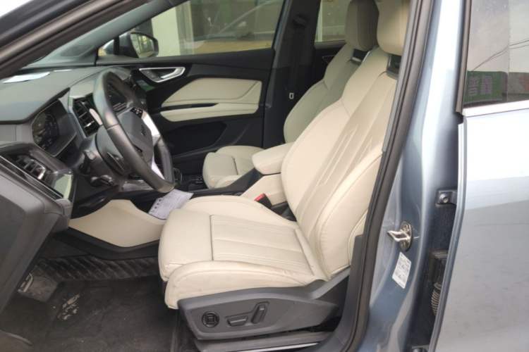 Used Audi Q4 e-tron 2023 40 e-tron Creation Edition Midnight Left Front Seat