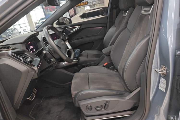 Used Audi Q4 e-tron 2023 40 e-tron Creation Edition Midnight Left Front Seat