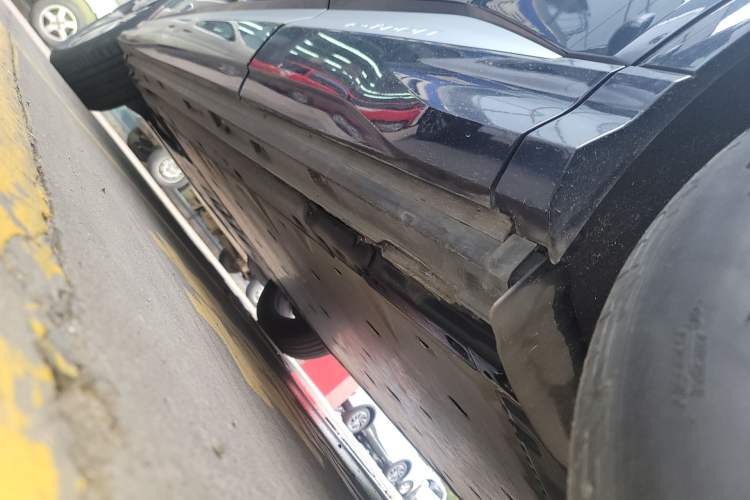 Used Audi Q4 e-tron 2023 40 e-tron Adventure Edition Left Side Sill