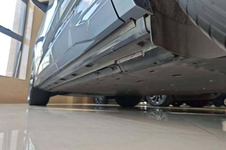 Used Audi Q4 e-tron 2023 40 e-tron Creation Edition Midnight Left Side Sill