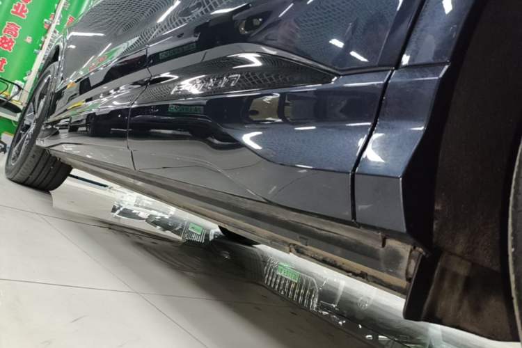 Used Audi Q4 e-tron 2023 40 e-tron Creation Edition Midnight Left Side Sill