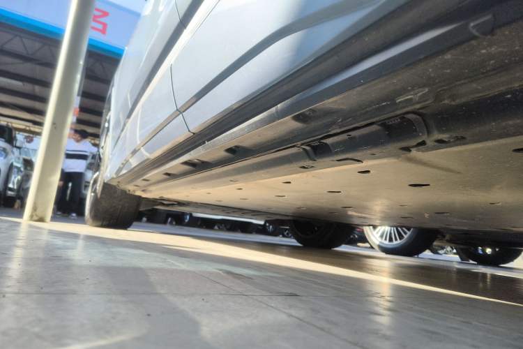 Used Audi Q4 e-tron 2023 50 e-tron quattro Creation Edition Left Side Sill