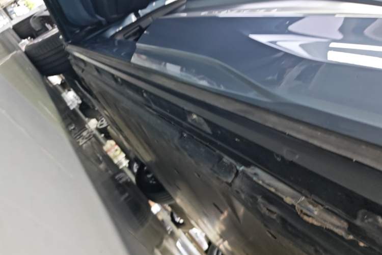 Used Audi Q4 e-tron 2023 40 e-tron Adventure Edition Left Side Sill