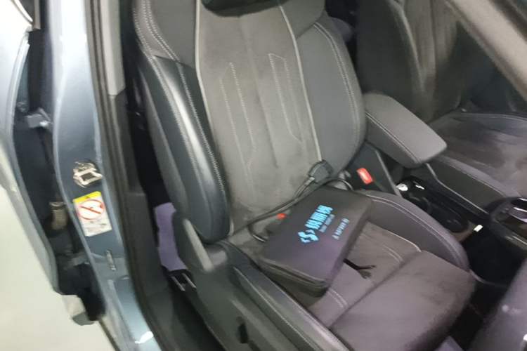 Used Audi Q4 e-tron 2023 50 e-tron quattro Visionary Edition Right Front Seat