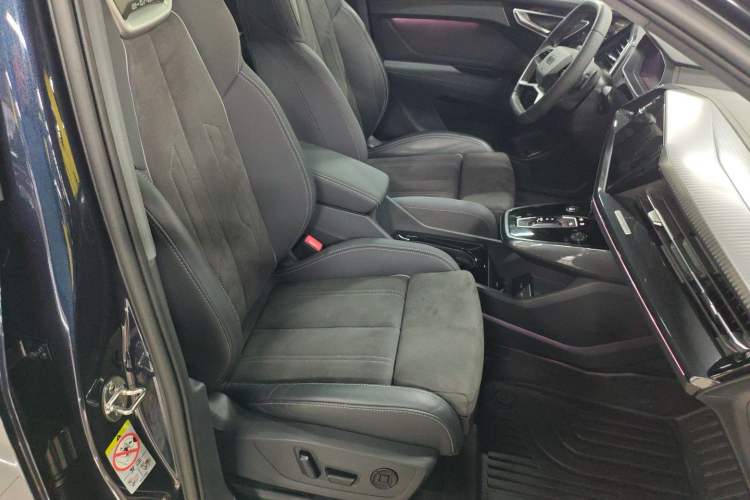 Used Audi Q4 e-tron 2023 40 e-tron Boundary Edition Right Front Seat